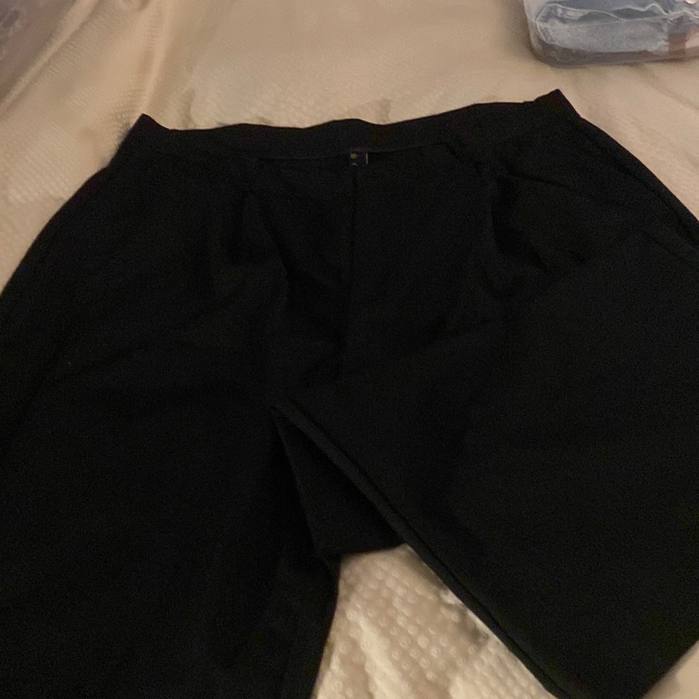 On trend! Black, wide-leg, pleated front trousers